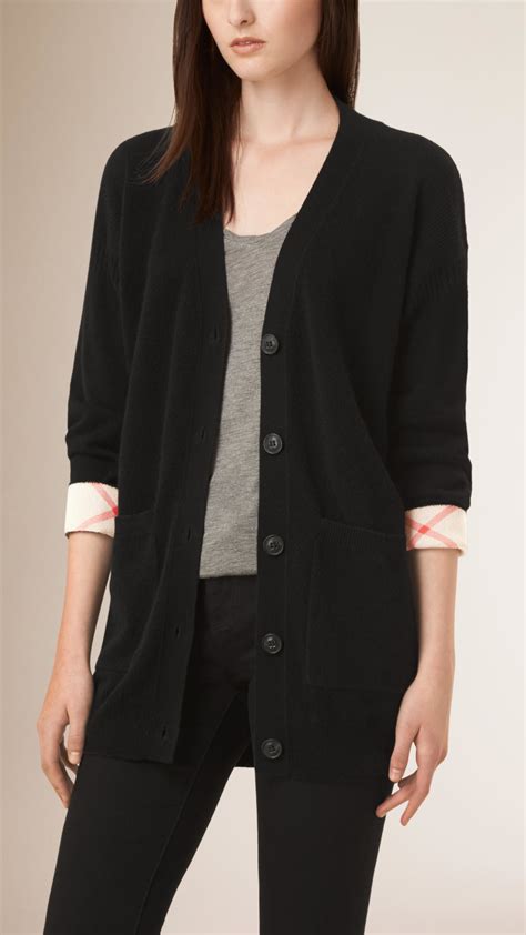 Check Label Wool Cardigan in Black 